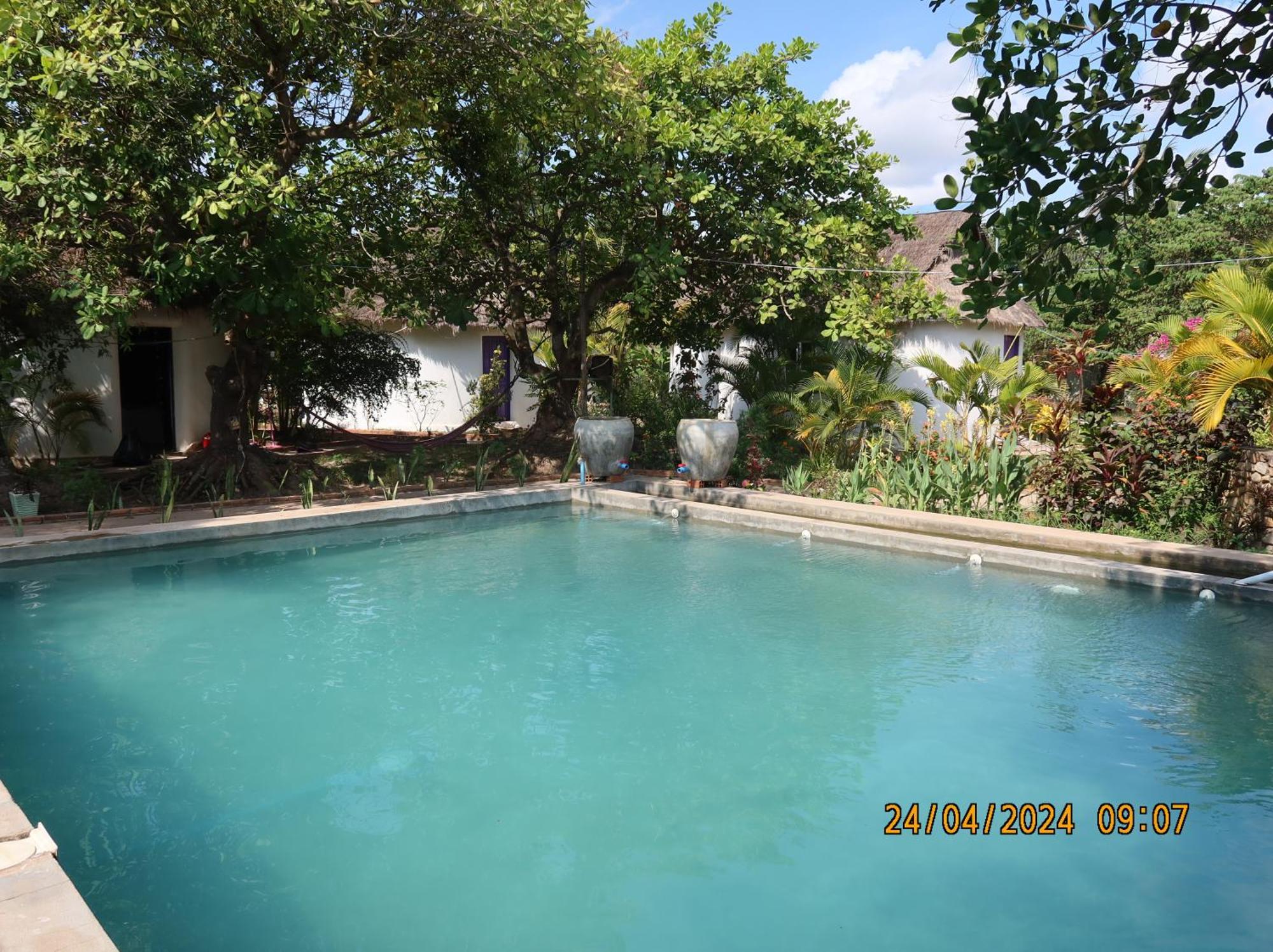 Bohemiaz Resort And Spa Kampot Luaran gambar